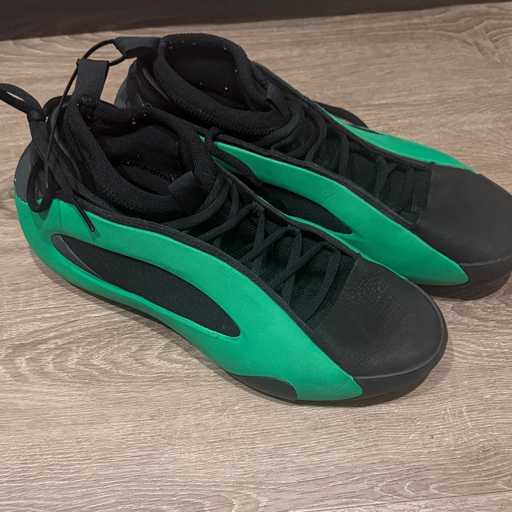 Adidas Black and Green Athletic Shoes. Adidas harden vol.8